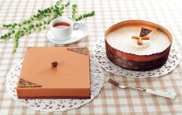 B335 青山「ランス」 半熟チーズケーキとアリス・オ・ショコラセット